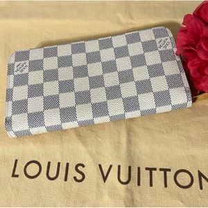 LOUIS VUITTON 💕AUTHENTIC 💕 Zippy Damier Azur Wallet